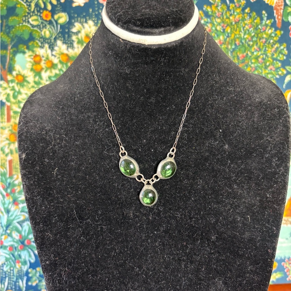 Vintage Sterling Silver 925 Green Peridot Gemstone Necklace 3 Stones